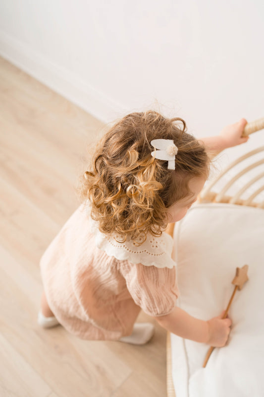 Somebunny to love clip